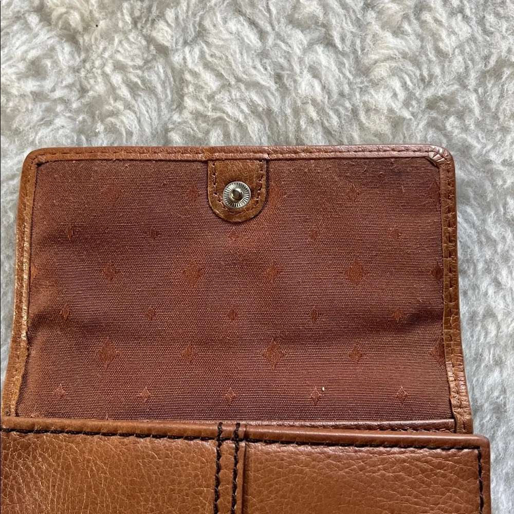 Fossil Maddox keyhole Tan Leather trifold Wallet - Picture 7 of 10